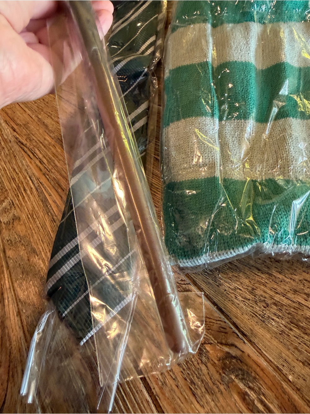 NWT Harry Potter Slytherin Costume Robe Scarf Tie Wand Glasses Adult Med 5 pc - Picture 9 of 10